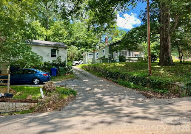 Photo 3 of Single family home for sale at 4 Arbutus Rd, Asheville, NC 28805 | MLS# 4401422 | Listing updated on 2026-08-31