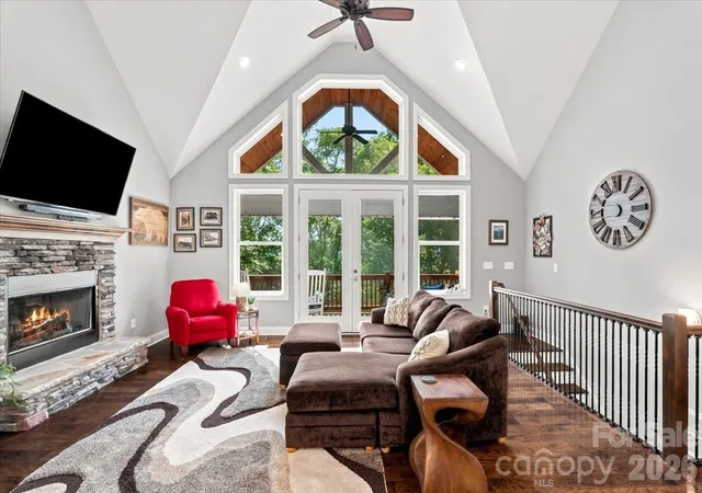 2nd image of 204 Mostert Dr, Asheville, NC 28804 | MLS# 4401439