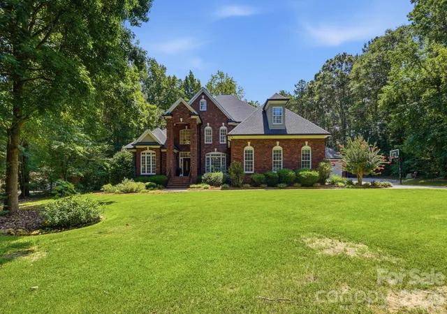 Homes for sale in Fort Mill, SC | 832 Savile Ln, Fort Mill, SC 29715 | MLS# 4401488