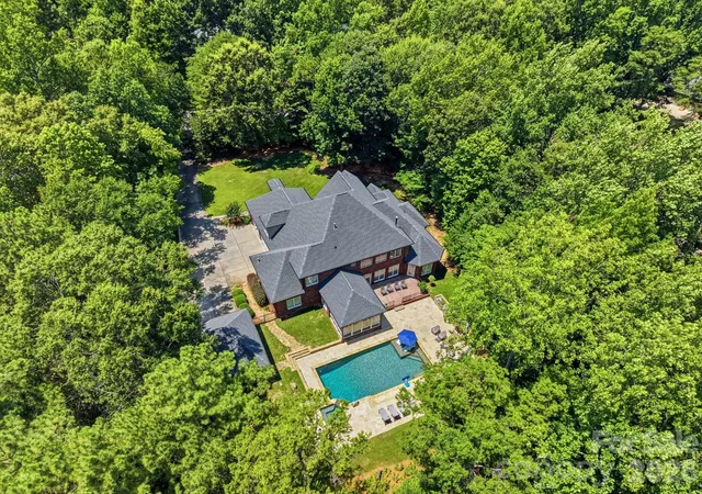 Homes for sale in Fort Mill, SC | 832 Savile Ln, Fort Mill, SC 29715 | MLS# 4401488