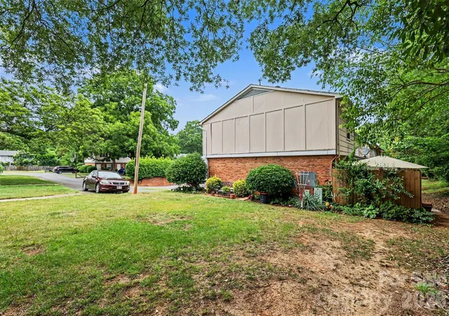 Homes for sale in Rock Hill, SC | 1786 Ebenezer Road, Rock Hill, SC 29732 | Houzeo