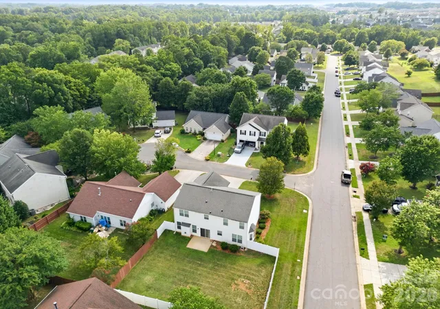 Photo 47 of Single family home for sale at 8818 Norway Ct, Charlotte, NC 28269 | MLS# 4401510 | Listing updated on 2026-08-22
