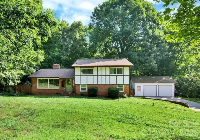 Photo 1 of Single family home for sale at 2311 Laurelwood Cir, Charlotte, NC 28214 | MLS# 4401523 | Listing updated on 2026-08-11