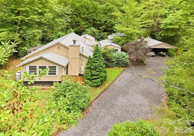 2nd image of 98 Secluded Cvs, Waynesville, NC 28785 | MLS# 4401533