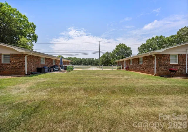 Photo 3 of Townhouse for sale at 6010 Pleasant Grv Rd, Charlotte, NC 28216 | MLS# 4401539 | Listing updated on 2026-09-20