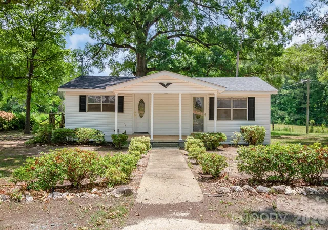 Photo 4 of Single family home for sale at 197 Faulkenberry Rd, Pageland, SC 29728 | MLS# 4401542 | Listing updated on 2026-08-21
