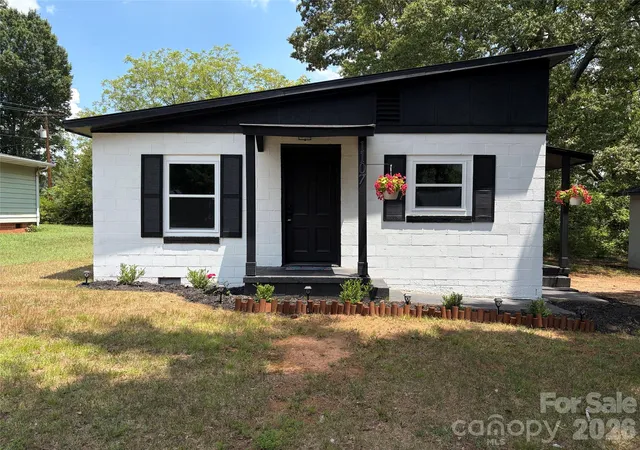 Homes for sale in Statesville, NC | 1107 S Meeting St, Statesville, NC 28677 | MLS# 4401560