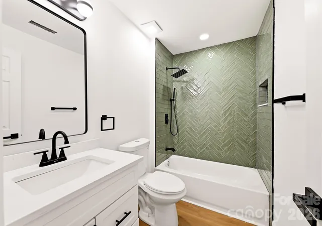 Photo 4 of Single family home for sale at 1936 Lakedell Dr, Charlotte, NC 28215 | MLS# 4401576 | Listing updated on 2026-09-01