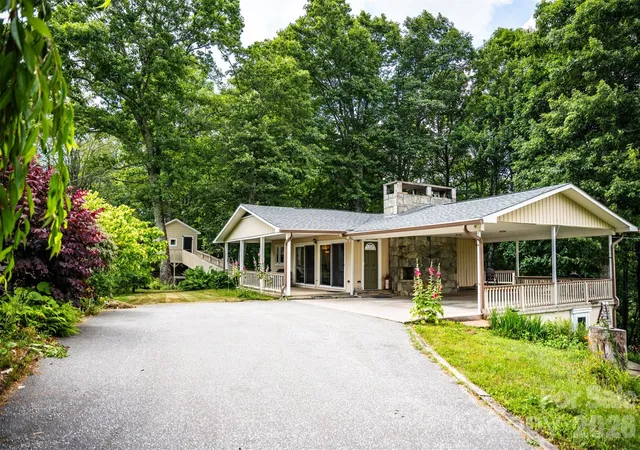 Homes for sale in Spruce Pine, NC | 1967 Mckinney Mine Rd, Spruce Pine, NC 28777 | MLS# 4401580