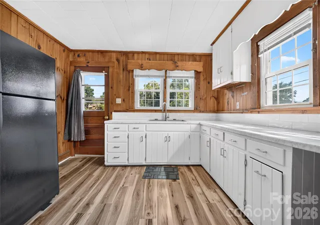 Photo 3 of Single family home for sale at 893 7th Street Dr Se, Hickory, NC 28602 | MLS# 4401587 | Listing updated on 2026-08-18