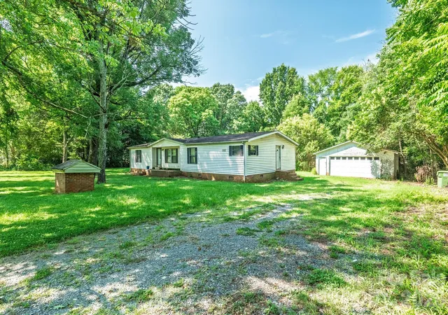 Homes for sale in Charlotte, NC | 11101 Coble Rd, Charlotte, NC 28227 | MLS# 4401595