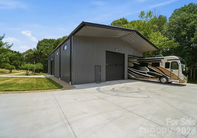 2nd image of 211 Winthrow Creek Rd, Mooresville, NC 28115 | MLS# 4401607