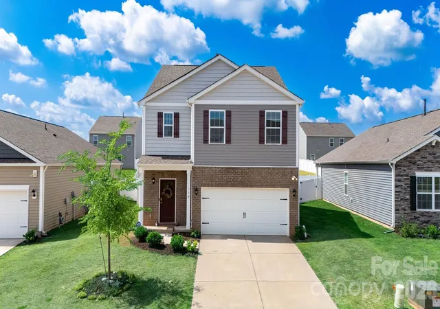 Homes for sale in Statesville, NC | 110 Meadow View Dr, Statesville, NC 28677 | MLS# 4401619
