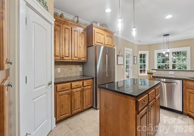 Photo 3 of Single family home for sale at 138 Fox Hunt Dr, Mooresville, NC 28117 | MLS# 4401628 | Listing updated on 2026-08-22