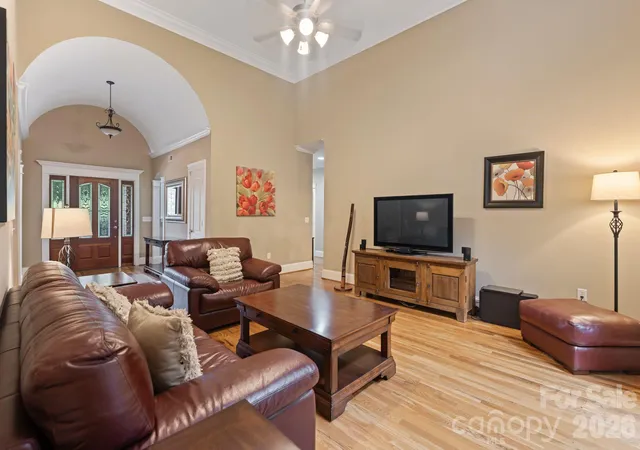 Photo 4 of Single family home for sale at 138 Fox Hunt Dr, Mooresville, NC 28117 | MLS# 4401628 | Listing updated on 2026-08-22