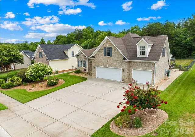 Photo 3 of Sale Pending at 144 Quail Hvn Dr, Troutman, NC 28166 | MLS# 4401635 | Listing updated on 2026-09-02