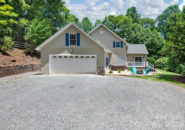 2nd image of 49 Indian Ridge Trl, Hendersonville, NC 28739 | MLS# 4401659