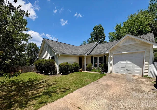 Homes for sale in Asheville, NC | 64 Mount Carmel Dr, Asheville, NC 28806 | MLS# 4401665