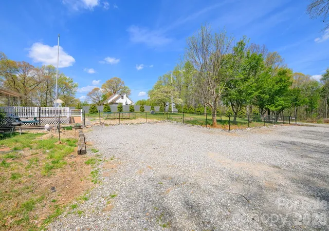 Homes for sale in Statesville, NC | 533 Tuckers Grove Rd, Statesville, NC 28625 | MLS# 4401682