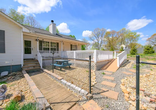 Homes for sale in Statesville, NC | 533 Tuckers Grove Rd, Statesville, NC 28625 | MLS# 4401682