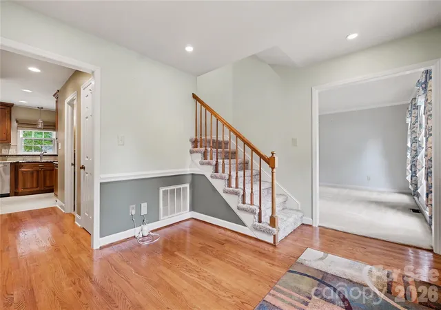 Photo 3 of Single family home for sale at 7615 Quail Hl Rd, Charlotte, NC 28210 | MLS# 4401701 | Listing updated on 2026-10-15