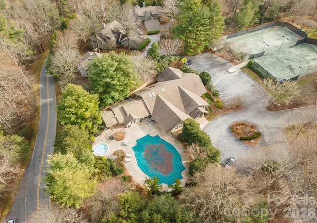 Homes for sale in Hendersonville, NC | 24 Falls Ln, Hendersonville, NC 28739 | MLS# 4401711