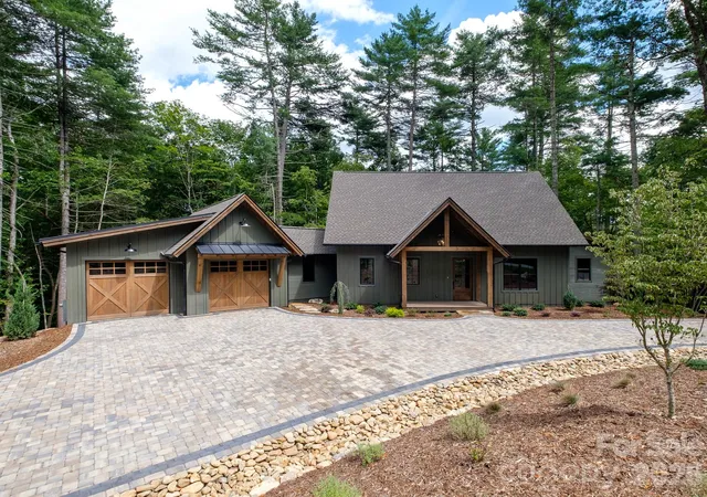 Photo 2 of Single family home for sale at 465 Mountain Brk Trl, Brevard, NC 28712 | MLS# 4401717 | Listing updated on 2026-08-20