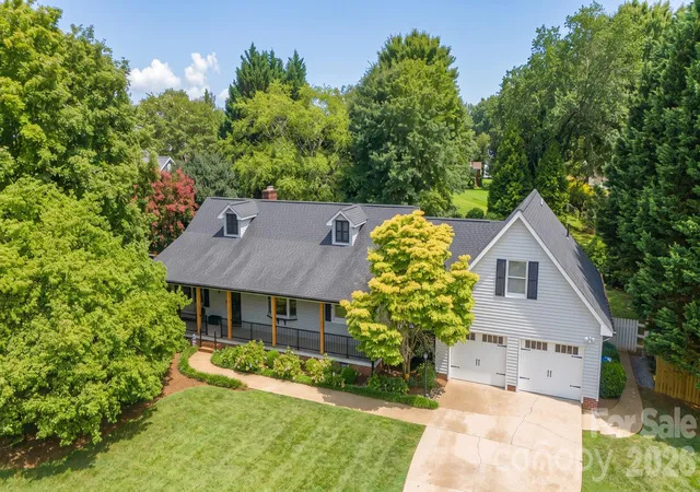 Photo 2 of Single family home for sale at 567 Canvasback Rd, Mooresville, NC 28117 | MLS# 4401725 | Listing updated on 2026-08-21