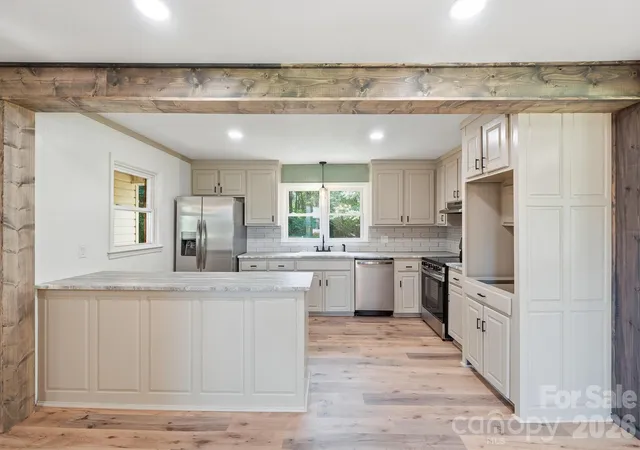 Photo 1 of Single family home for sale at 112 Summers Farm Rd, Statesville, NC 28625 | MLS# 4401726 | Listing updated on 2026-10-01