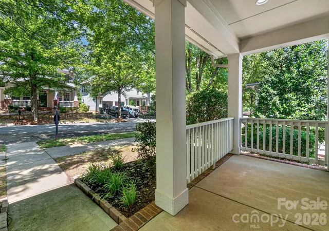 Photo 3 of Single family home for sale at 17620 Harbor Walk Dr, Cornelius, NC 28031 | MLS# 4401735 | Listing updated on 2026-08-31