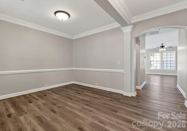 Photo 4 of Single family home for sale at 17620 Harbor Walk Dr, Cornelius, NC 28031 | MLS# 4401735 | Listing updated on 2026-08-31