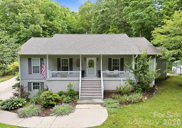 Homes for sale in Swannanoa, NC | 124 Lytle Cove Rd, Swannanoa, NC 28778 | MLS# 4401736