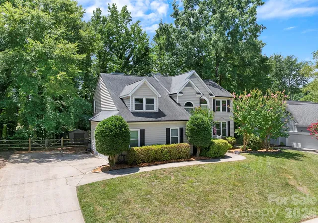 Photo 3 of Single family home for sale at 8610 Forest Shadow Cir, Cornelius, NC 28031 | MLS# 4401758 | Listing updated on 2026-08-24