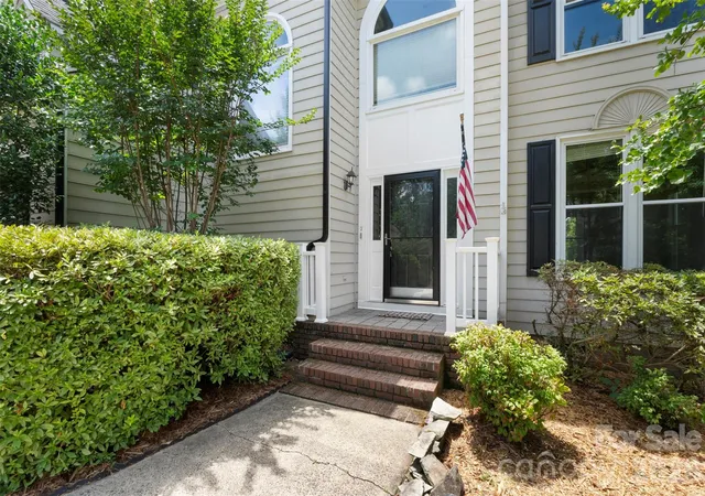 Photo 3 of Single family home for sale at 8610 Forest Shadow Cir, Cornelius, NC 28031 | MLS# 4401758 | Listing updated on 2026-08-24