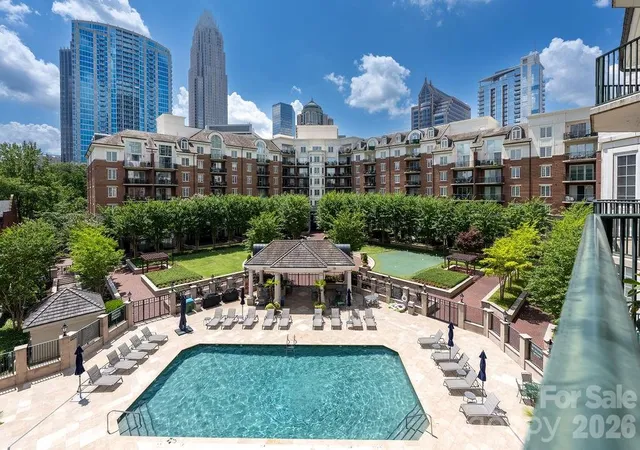 5th image of 300 W 5Th St, Charlotte, NC 28202