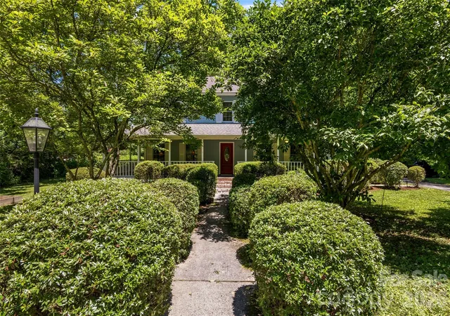 5th image of 1064 Maplewood Ct, Hendersonville, NC 28791 | MLS# 4401789