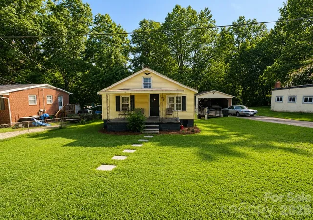 Homes for sale in Statesville, NC | 312 S Miller Ave, Statesville, NC 28677 | MLS# 4401804
