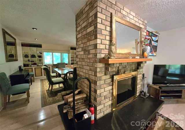 3rd image of 18 Rollingwood Rd, Asheville, NC 28805 | MLS# 4401811