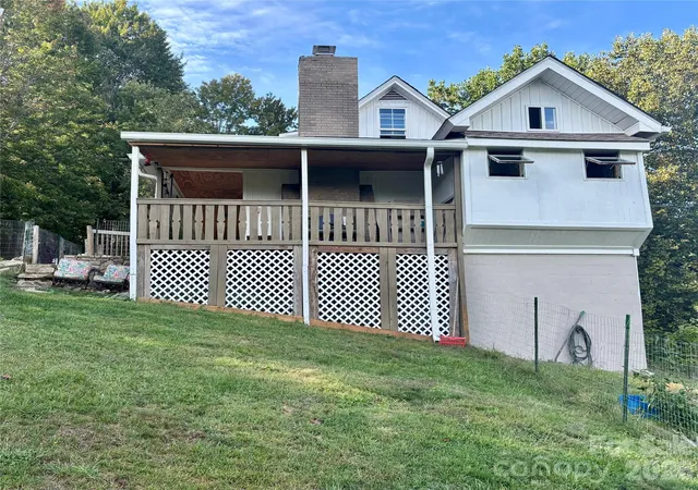 Photo 3 of Single family home for sale at 244 Flt Springs Rd, Elk Park, NC 28622 | MLS# 4401823 | Listing updated on 2026-10-09