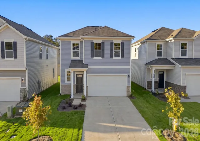 Photo 1 of Single family home for sale at 2945 31st Street Ln Ne, Hickory, NC 28601 | MLS# 4401825 | Listing updated on 2026-10-27