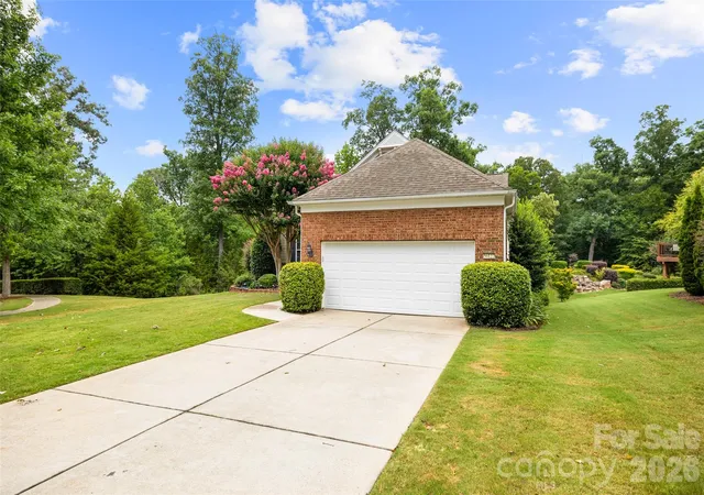 Photo 3 of Single family home for sale at 56122 Finches Ct, Fort Mill, SC 29707 | MLS# 4401830 | Listing updated on 2026-09-03