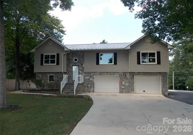 Photo 1 of Single family home for sale at 4249 Beach Rd, Hudson, NC 28638 | MLS# 4401852 | Listing updated on 2026-09-19