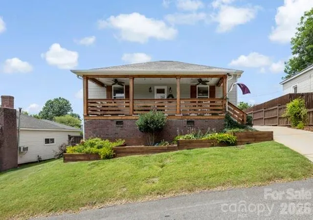 Homes for sale in Cramerton, NC | 13 1st St, Cramerton, NC 28032 | MLS# 4401860