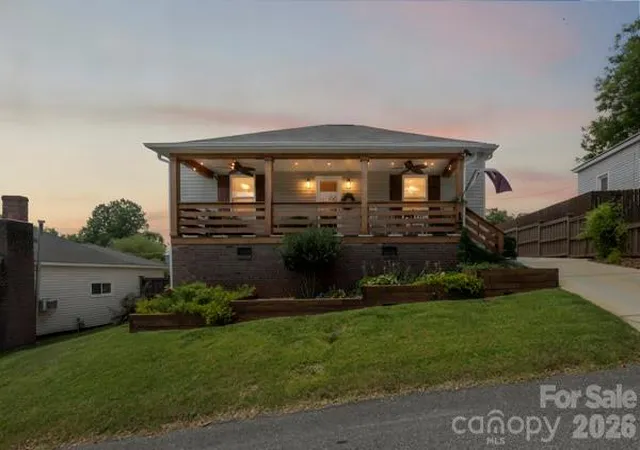 Homes for sale in Cramerton, NC | 13 1st St, Cramerton, NC 28032 | MLS# 4401860