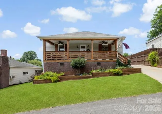 Homes for sale in Cramerton, NC | 13 1st St, Cramerton, NC 28032 | MLS# 4401860