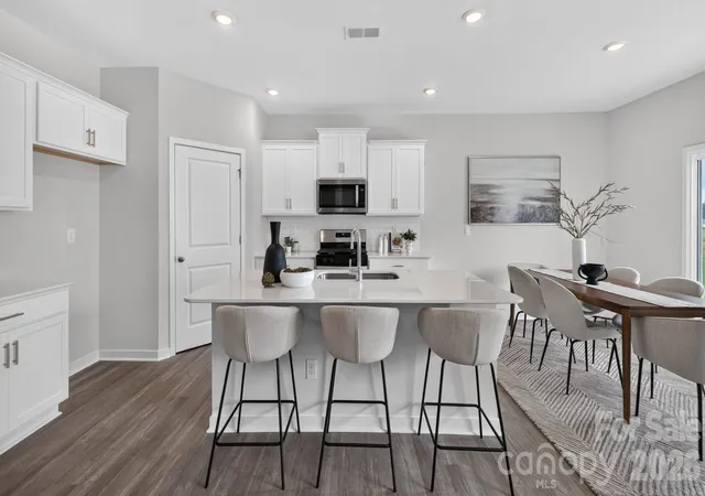 Photo 3 of Single family home for sale at 616 17th Avenue Dr Ne, Hickory, NC | MLS# 4401862 | Listing updated on 2026-10-06