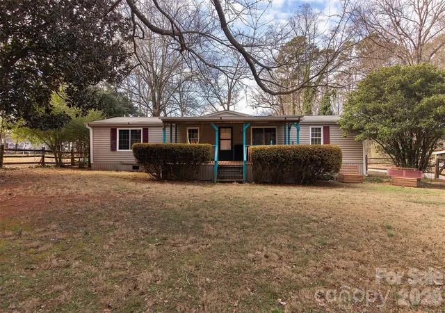 Single family home for sale at 5727 Thompson Rd, Charlotte, NC 28216 | MLS# 4401873