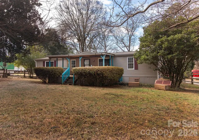 Photo 1 of Single family home for sale at 5727 Thompson Rd, Charlotte, NC 28216 | MLS# 4401873 | Listing updated on 2026-10-09