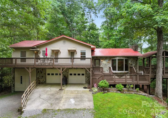 Homes for sale in Brevard, NC | 154 Hondah Blvd, Brevard, NC 28712 | MLS# 4401887