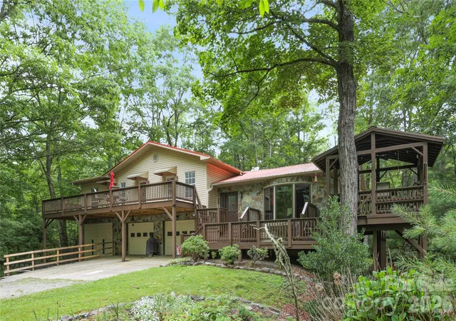 Homes for sale in Brevard, NC | 154 Hondah Blvd, Brevard, NC 28712 | MLS# 4401887